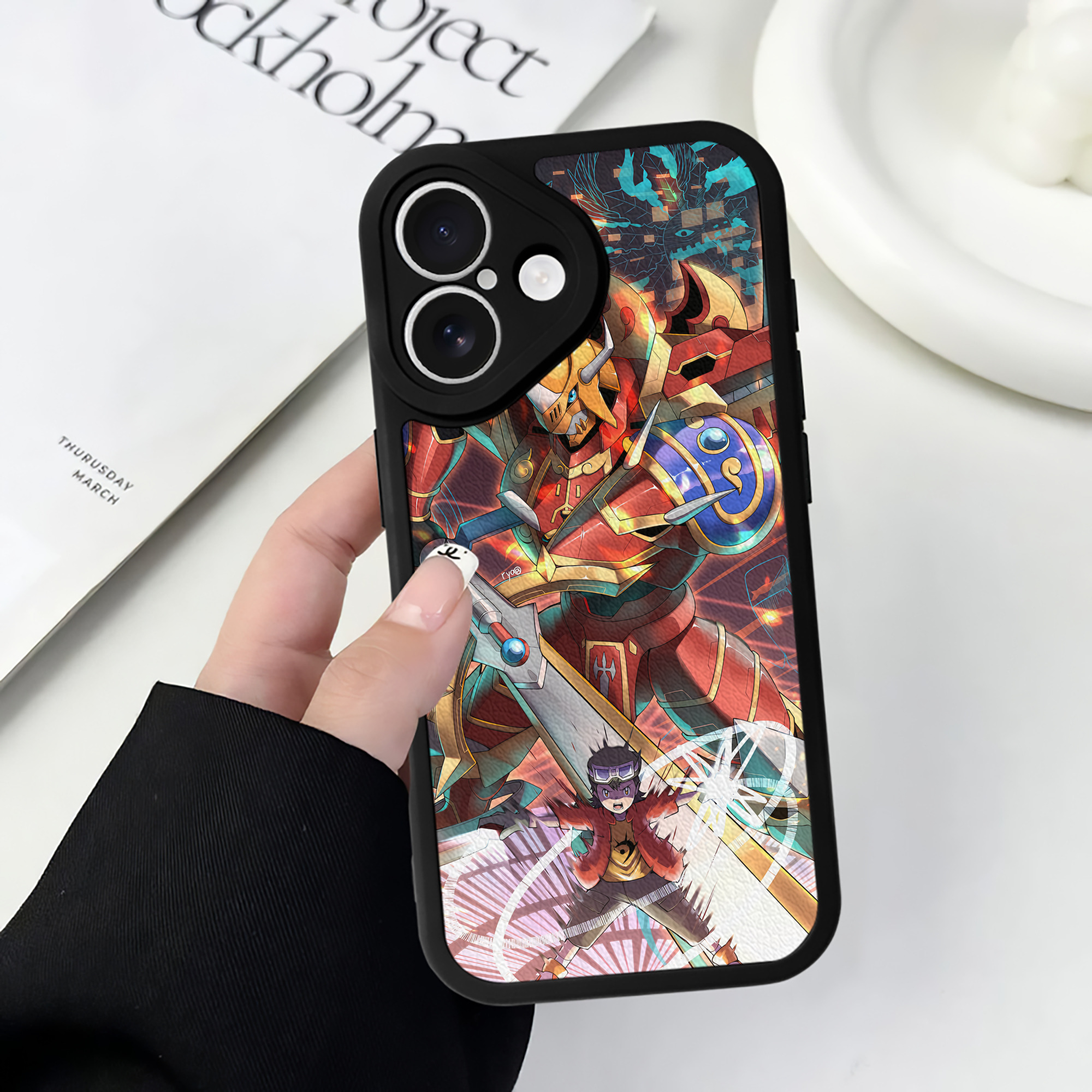 （画像用） Digimon デジタルモンスター/デジモン 【iPhone 16シリーズ対応】シリコンスマホケース（レザー調） 材質：シリコン